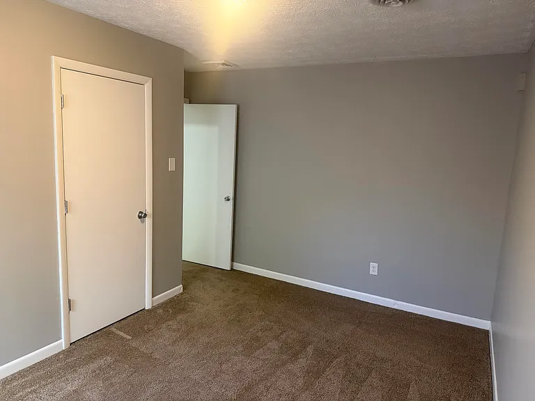 1079 Trent Blvd — Photo 6