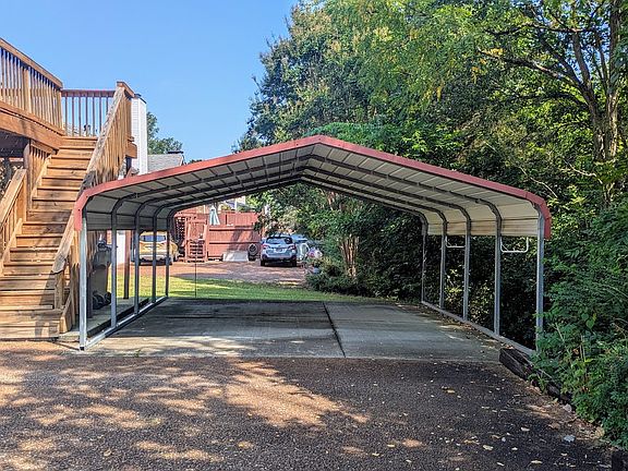 4th image of 616 Bluewater Dr