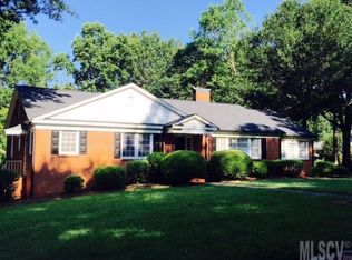 521 10th St NW, Hickory, NC 28601