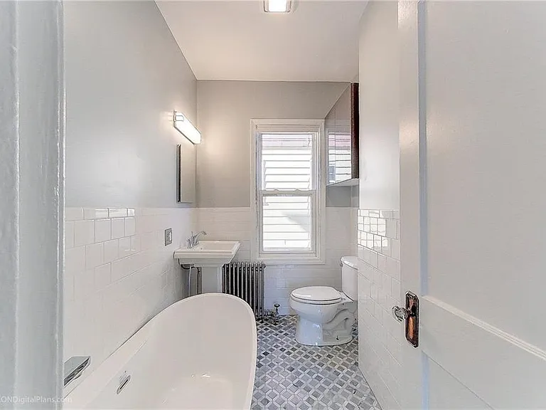84 11th St #1 — Photo 6