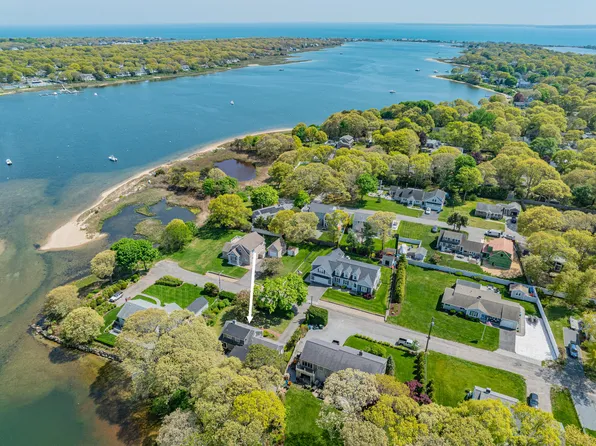 56 English Street, Teaticket, MA 02536