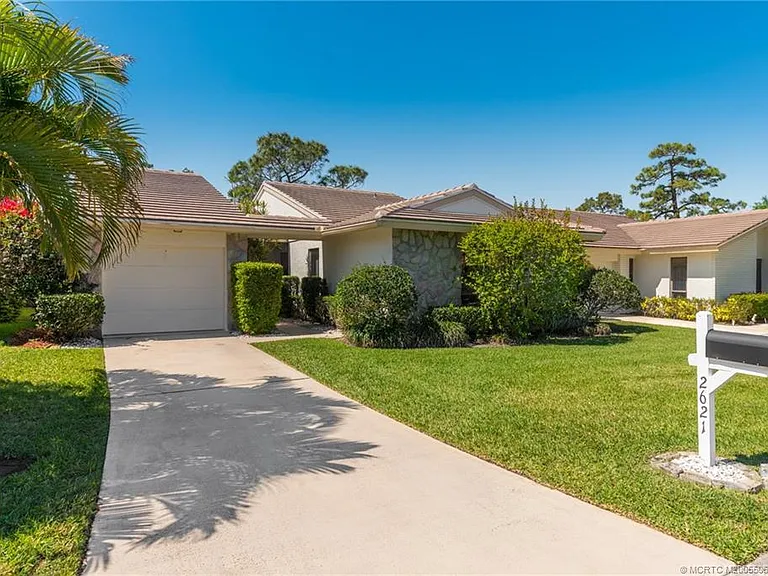 2621 SW Egret Pond Cir — Photo 1