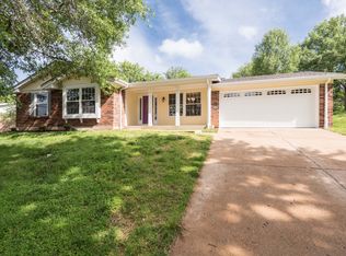 594 Monroe Mill Dr, Ballwin, MO