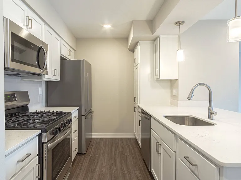 Hillside Apartments — Photo 34