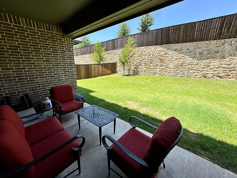 809 Uplands Dr — Photo 23