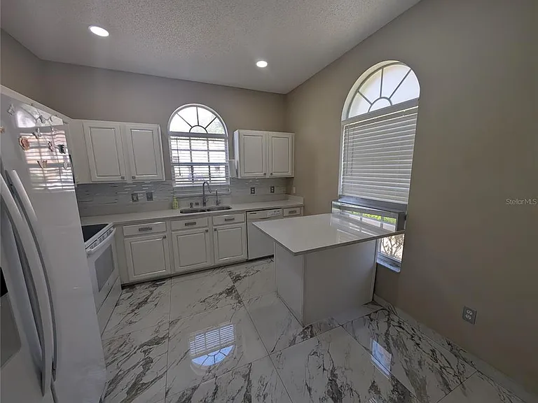 4321 Deermont Cir — Photo 15