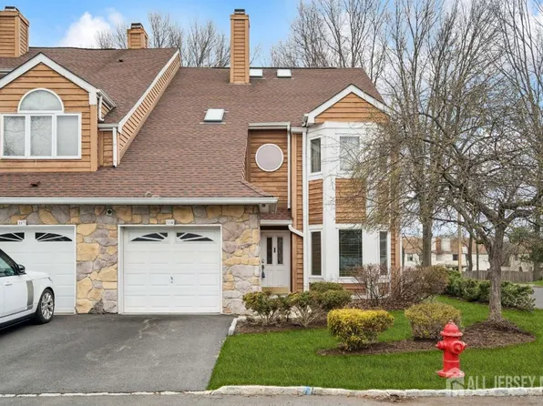 118 Coppertree Ct, Edison, NJ 08820