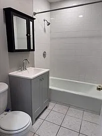 68 Shrewsbury Green Dr #J — Photo 6