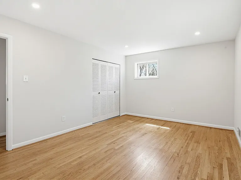 9717 Hedin Dr — Photo 25
