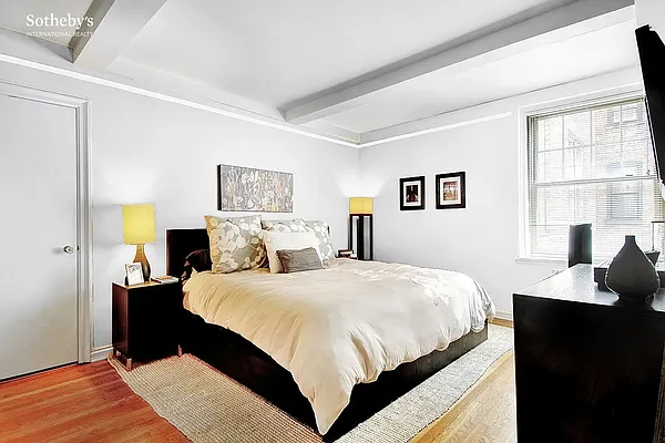 Rented by Sotheby's International Realty | media 23