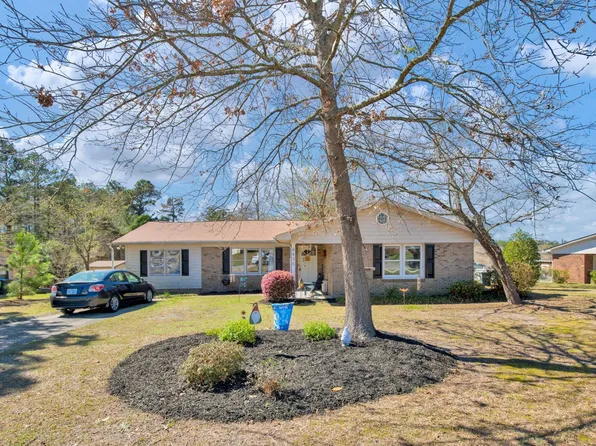 6435 Freeport Rd, Fayetteville, NC 28303