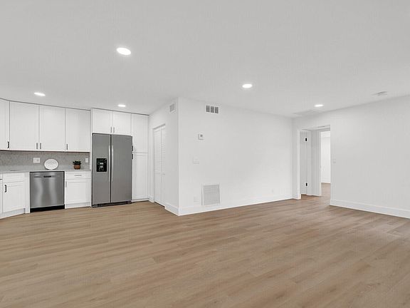 5th image of 330 Pine Ridge Circle #B-2