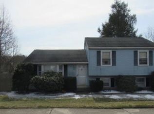 310 Biehl Rd, Hamden, CT 06518