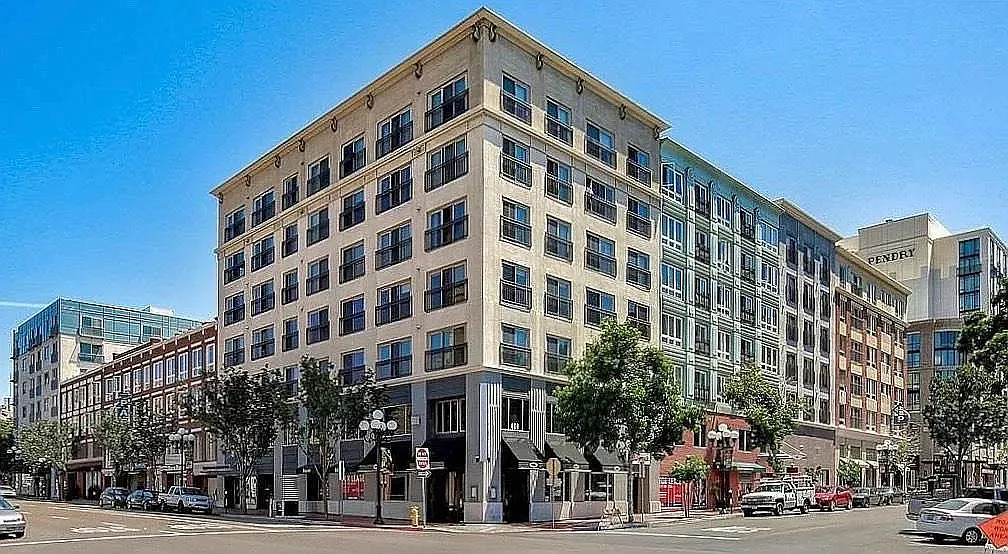 Studio, 623 sqft, $2,250 — Photo 1