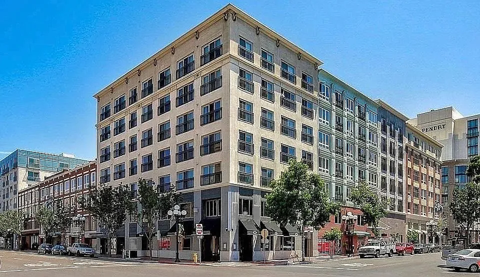 445 Island Ave #504