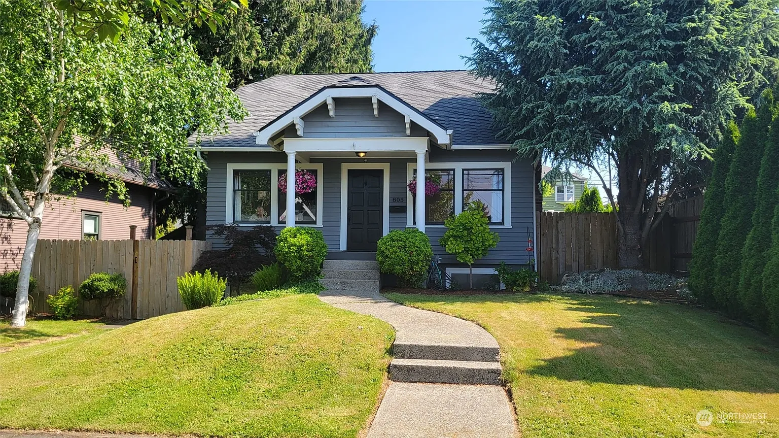 805 N Grant Avenue photo 1