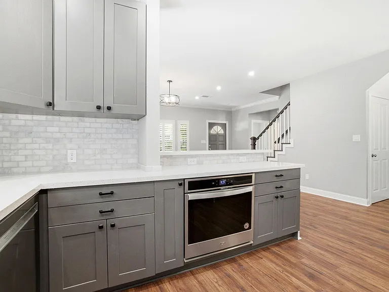 502 Louisa St — Photo 21