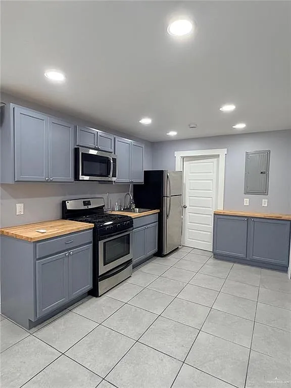 1 bed, 1.0 bath, 2298 sqft, $975 — Photo 4