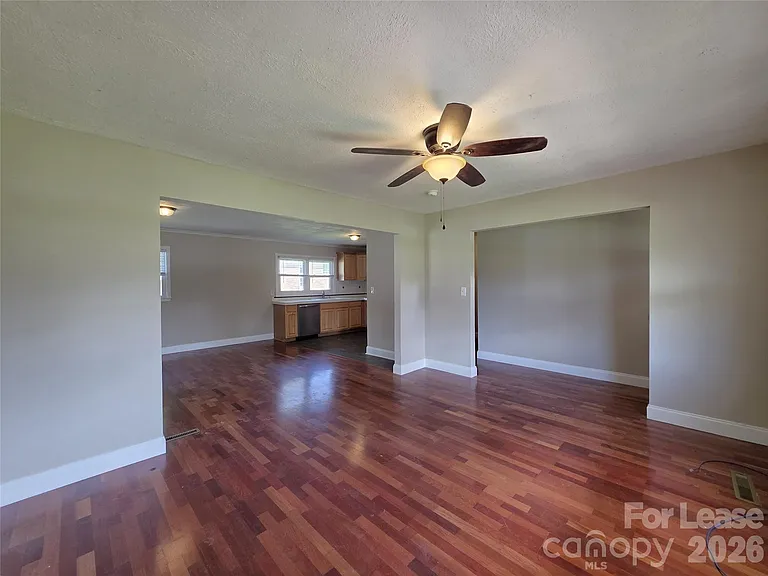 1052 Rembrandt Dr SW — Photo 6
