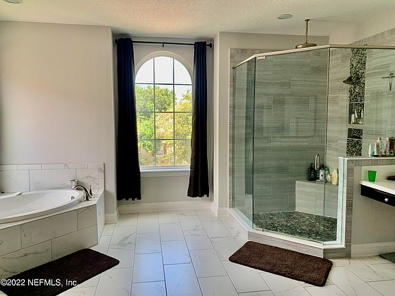 4th image of 27 Marco Island Way