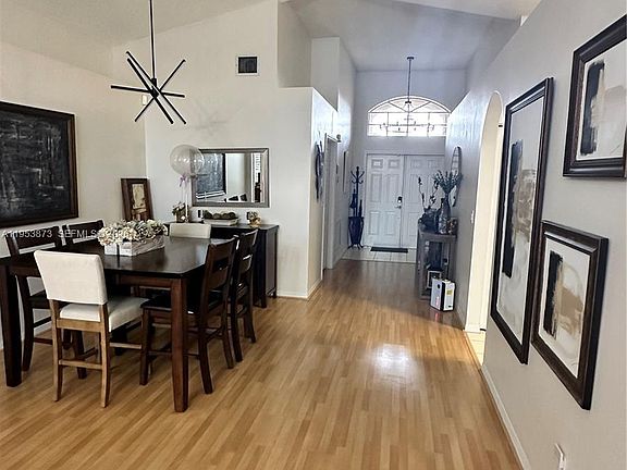 4th image of 18166 SW 29th St