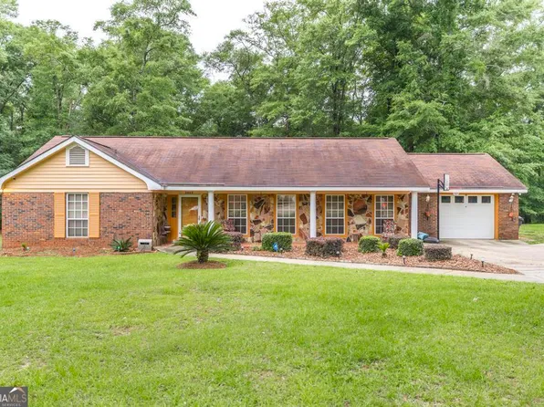 2002 Hickory Dr, Americus, GA 31719