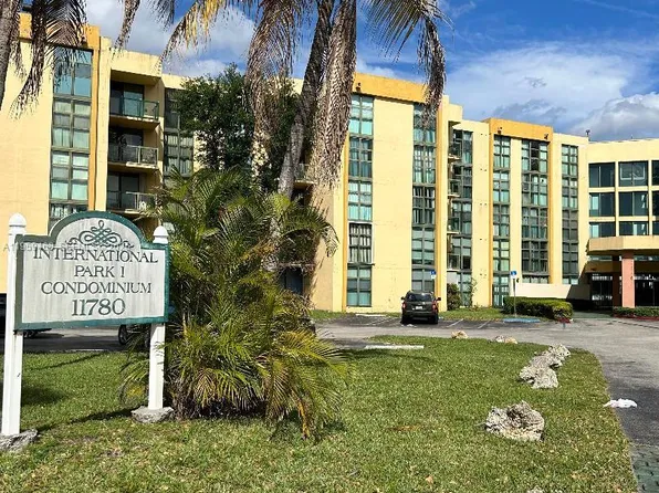 11780 SW 18th St #2022, Miami, FL 33175