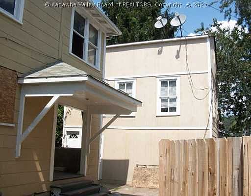 2nd image of 1564 Washington St E