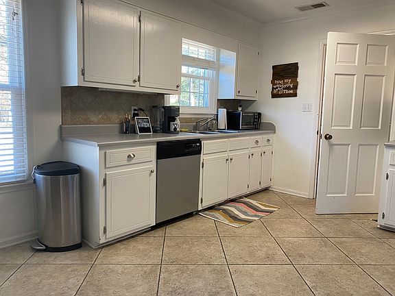 5th image of 146 Creekwood Cir