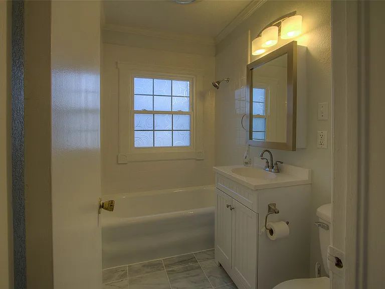 1316 S Knoxville Ave — Photo 16