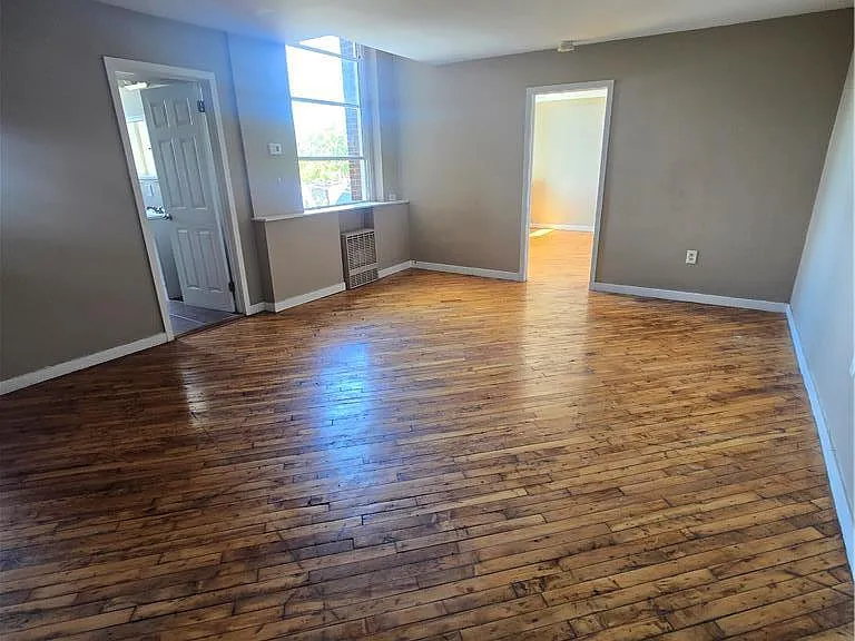 1402 W Liberty St #402 — Photo 2
