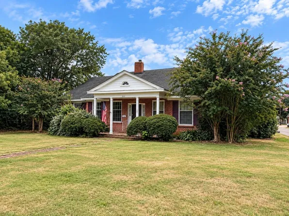 1003 River Rd, Greenwood, MS 38930