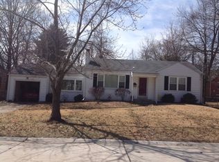 214 Carmel Dr, Saint Louis, MO