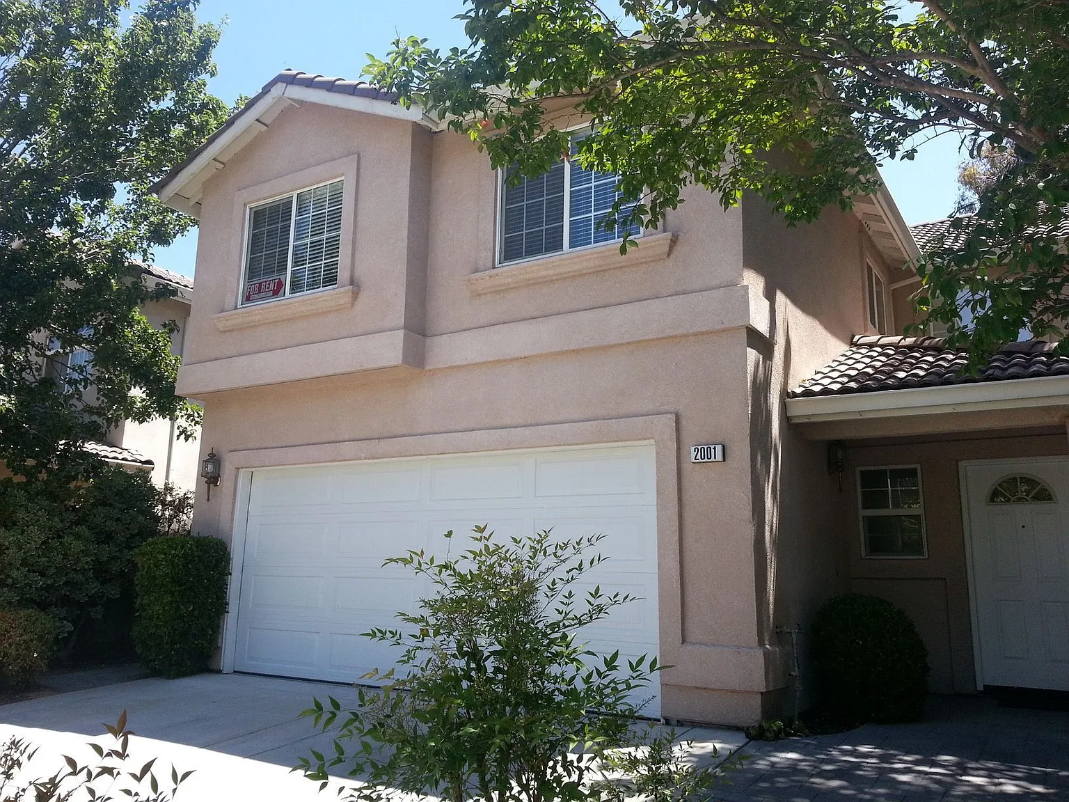 2001 Garden Ct photo 1