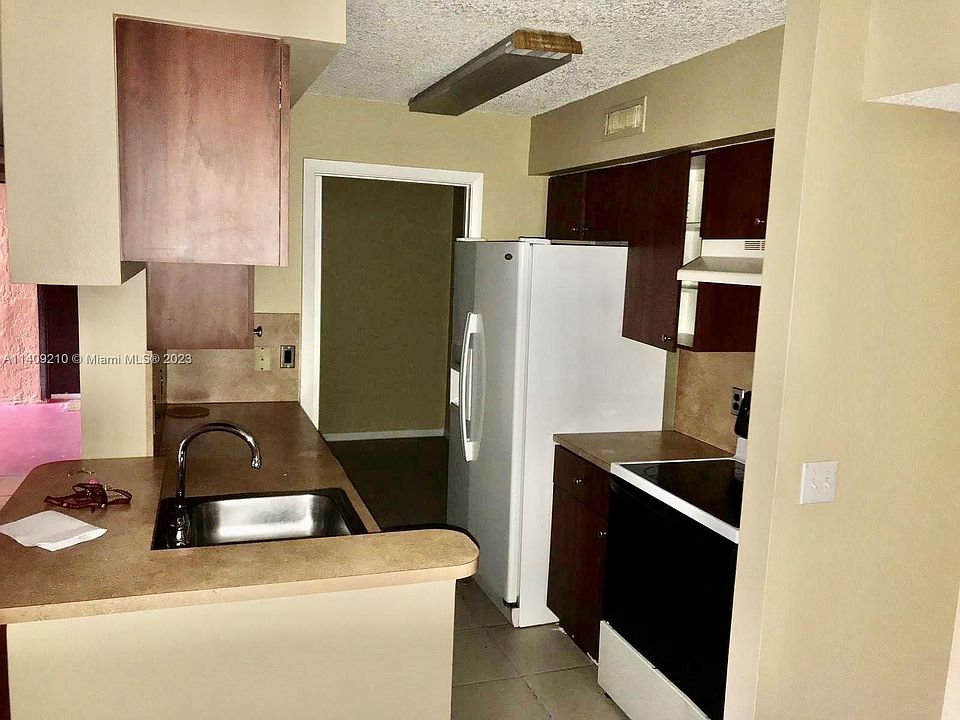 1st image of 161 SW 84th Ave APT 103