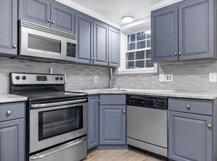 621 Cummins Hwy APT A, Hyde Park, MA 02136