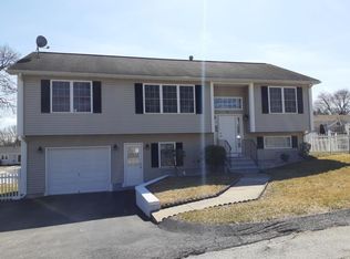 25 Ricci Dr, North Providence, RI 02911