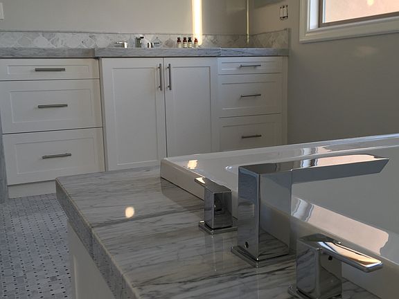 5th image of 15094 Aramon Place