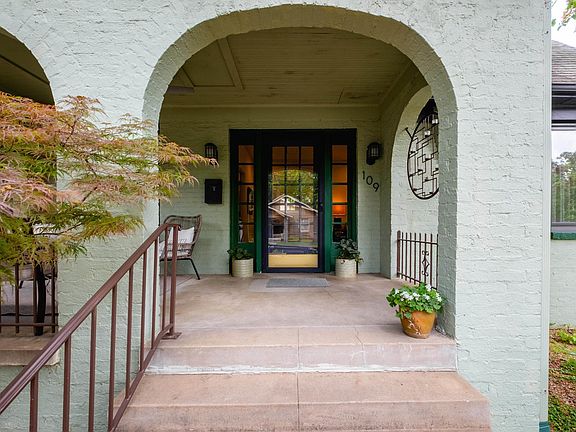 3rd image of 109 Linwood Ct