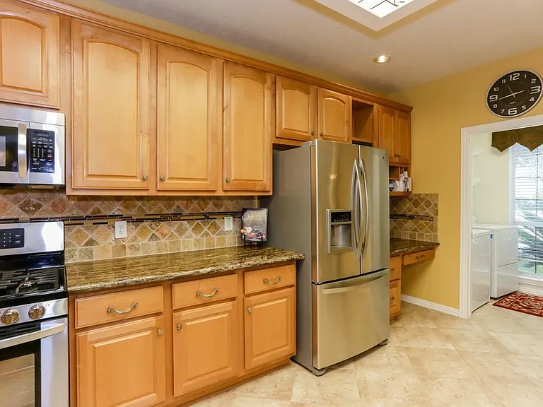1534 Brookstone Ln — Photo 9