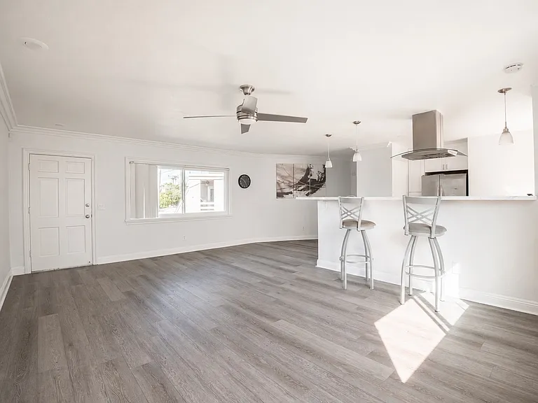 3003 Barnard St #4 — Photo 3