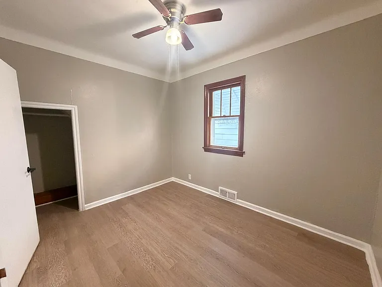 324 E Oakland St — Photo 22