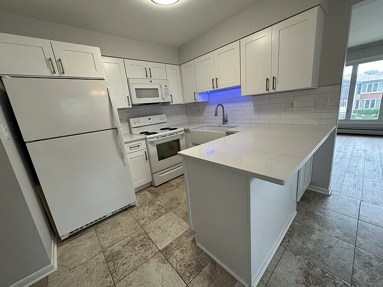 4516 Park Ave — Photo 8