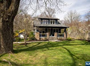 262 Forest Rd, Mahwah, NJ 07430