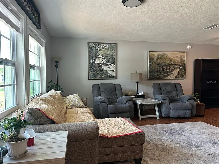 818 Mendoza Dr — Photo 12