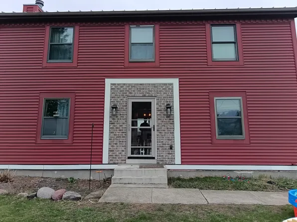 645 Bakertown Rd, Sullivan, WI 53178