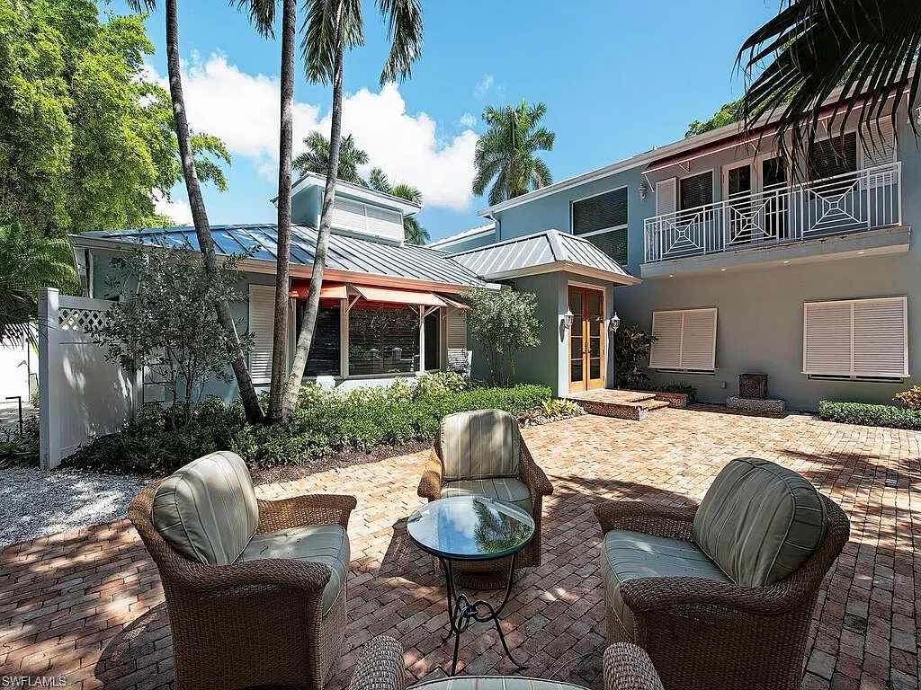 5 bed, 5.5 bath, 4434 sqft, $45,000 — Photo 4