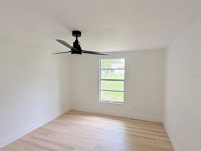 8512 Longboat Ln — Photo 17