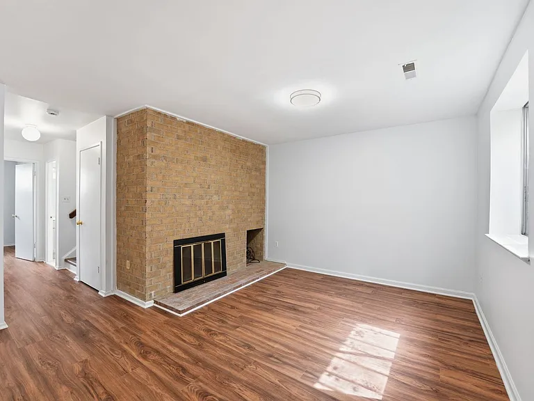 1747 Cy Ct — Photo 5