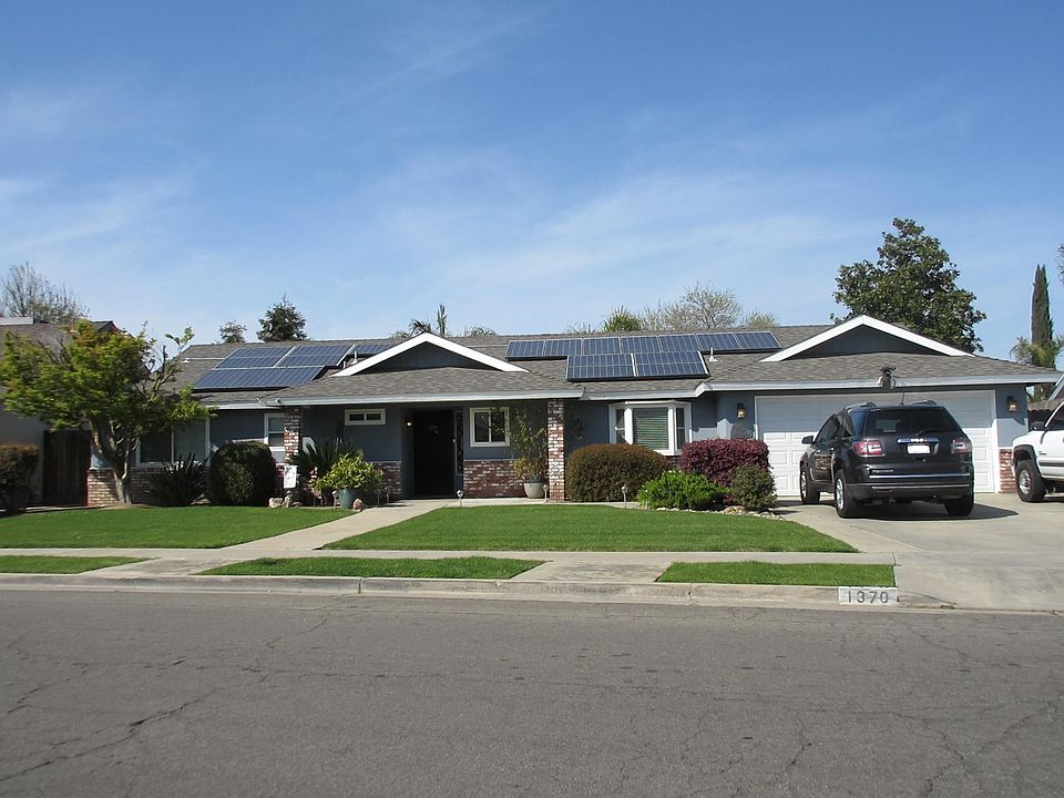 2nd image of 1370 E Chapman Ave